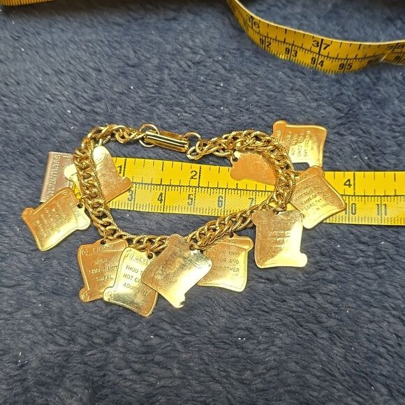 Vintage 10 Commandments Gold Tone Charm Bracelet Religious Jewelry - Picture 4 of 7